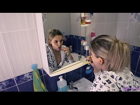 ❤️ פריצה עם צעירים בפיג'מה מסתיימים אוראלי בהצטיינות בתחת - לי שחור ❤❌ פורנו ב-iw.sexindrag.ru ☑